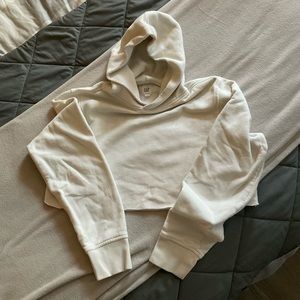 Cropped GAP Hoodie